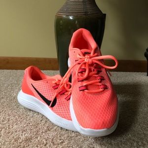 Nike Lunarlon Tennis Shoes